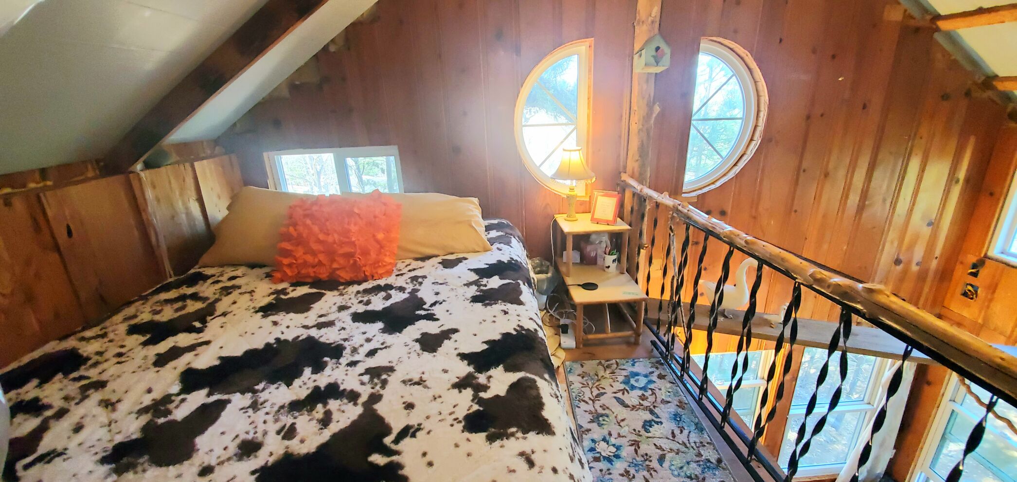 In the Treetops: Treehouse Getaway